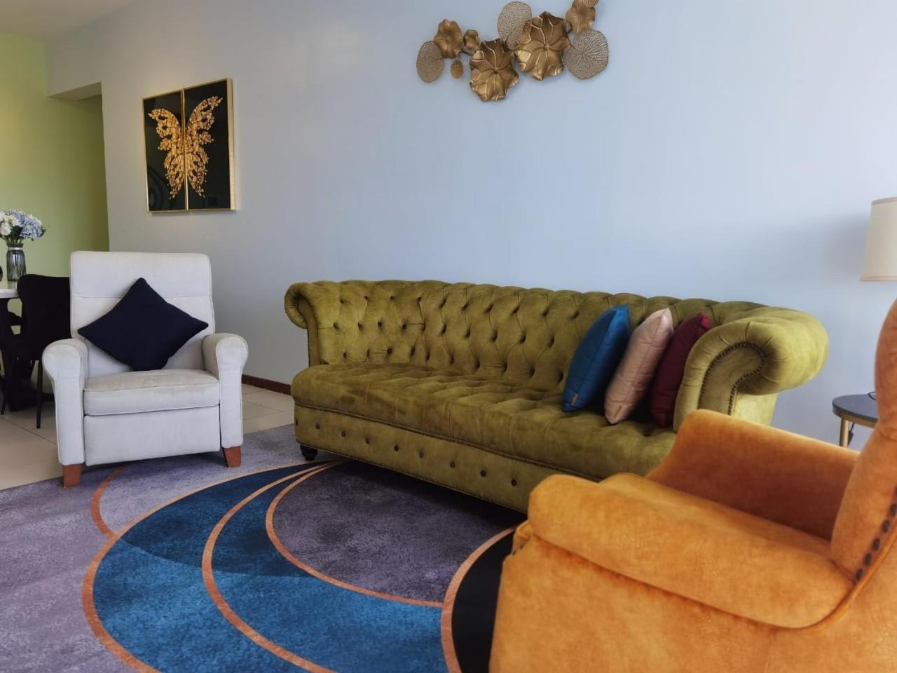 Tree Family Executive 3 Bedroom /8 Pax Gurney